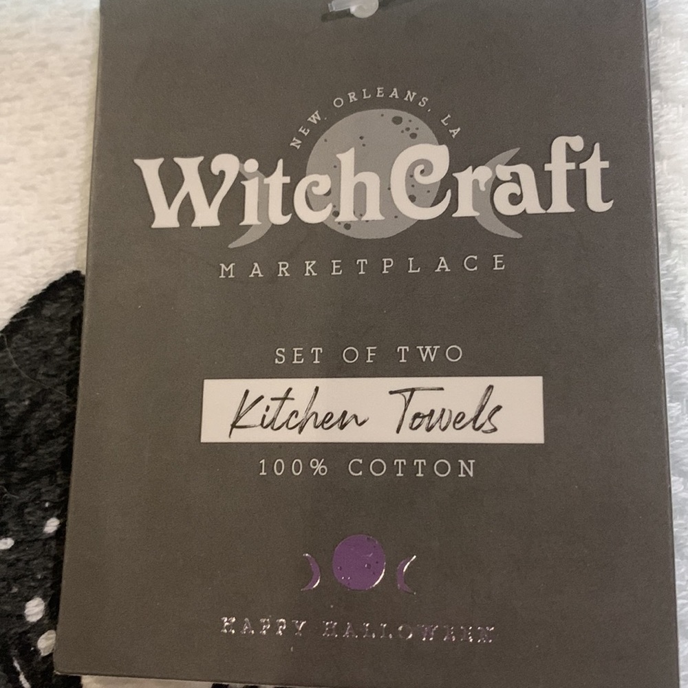 NWT Witchcraft Halloween Towels - Picture 3 of 3